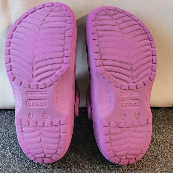 Youth Purple Crocs - Picture 4 of 5